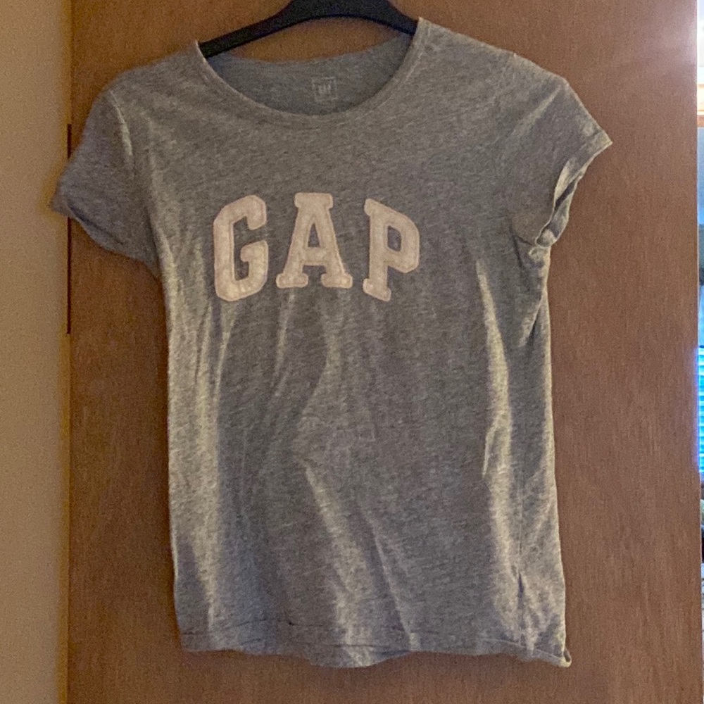 Gray gap tee